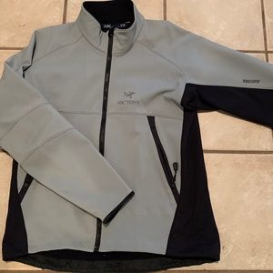 Arc’Teryx Outerwear Jacket Black Gray Windstopper